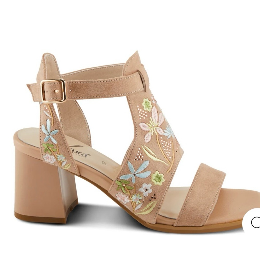 GORGEOUS, beige NWOT L’artiste Azura Romance sandals, size 41 / 9.5-10